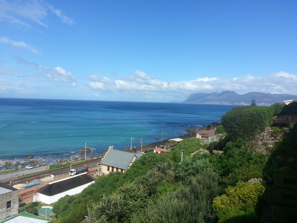 Seaview Apartment in Muizenberg Buitenkant foto