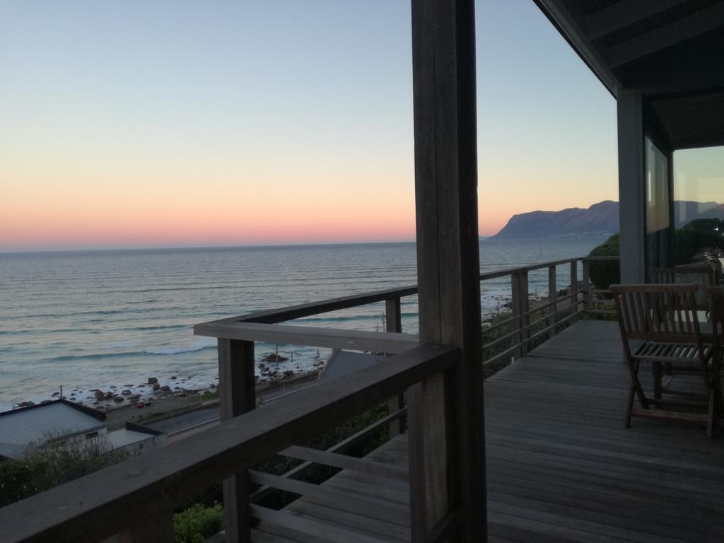 Seaview Apartment in Muizenberg Buitenkant foto